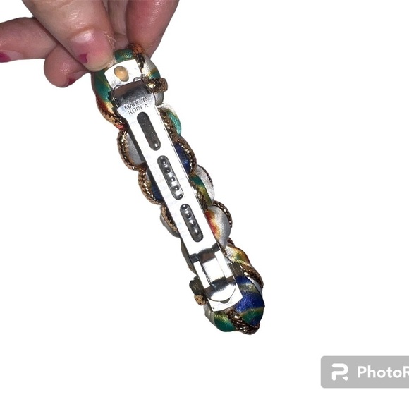 TWO sweet fabric barrettes: one like a hat with ribbon, one satin. - Picture 5 of 11